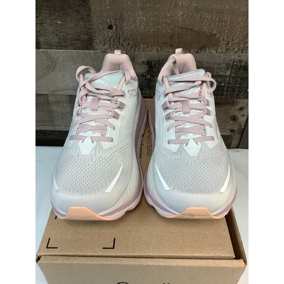 Saucony Women's 9 Cloud Bloom Hurricane 24 Running Sneaker Shoes Athletic LE6-1 - Picture 2 of 7